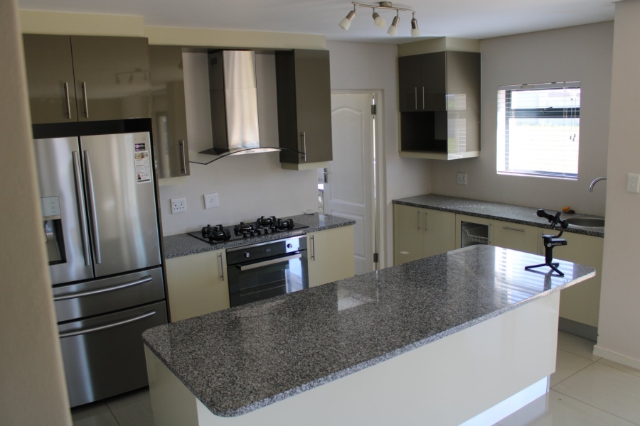 4 Bedroom Property for Sale in Kidds Beach Eastern Cape